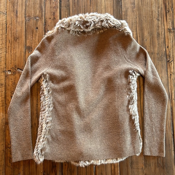 Qi Rabbit fur Sweater - Picture 6 of 6